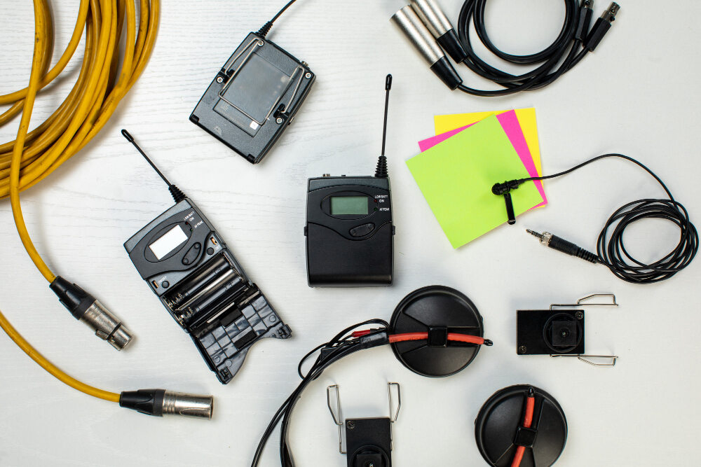 Professional fiber optic products including cables, connectors, and installation accessories